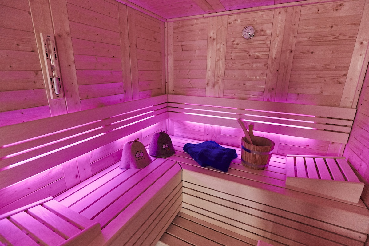 Saunakabine in Ferienhaus im Blockbohlen-Stil